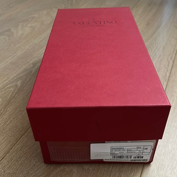 Valentino Slides Size 8 - Picture 6 of 14